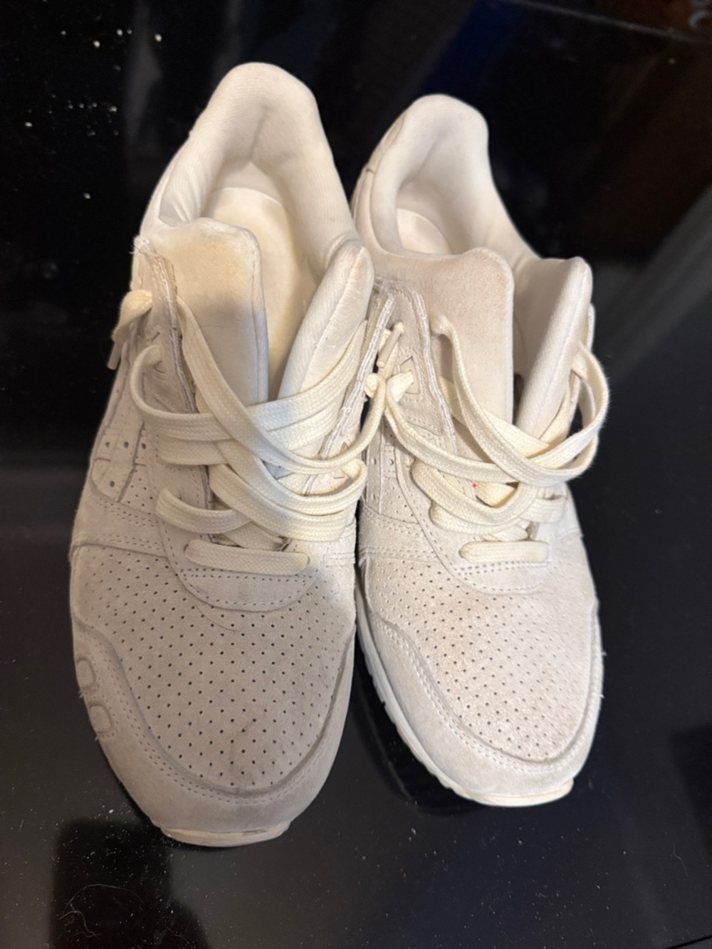 Asics Casual Suede Sneakers in Cream